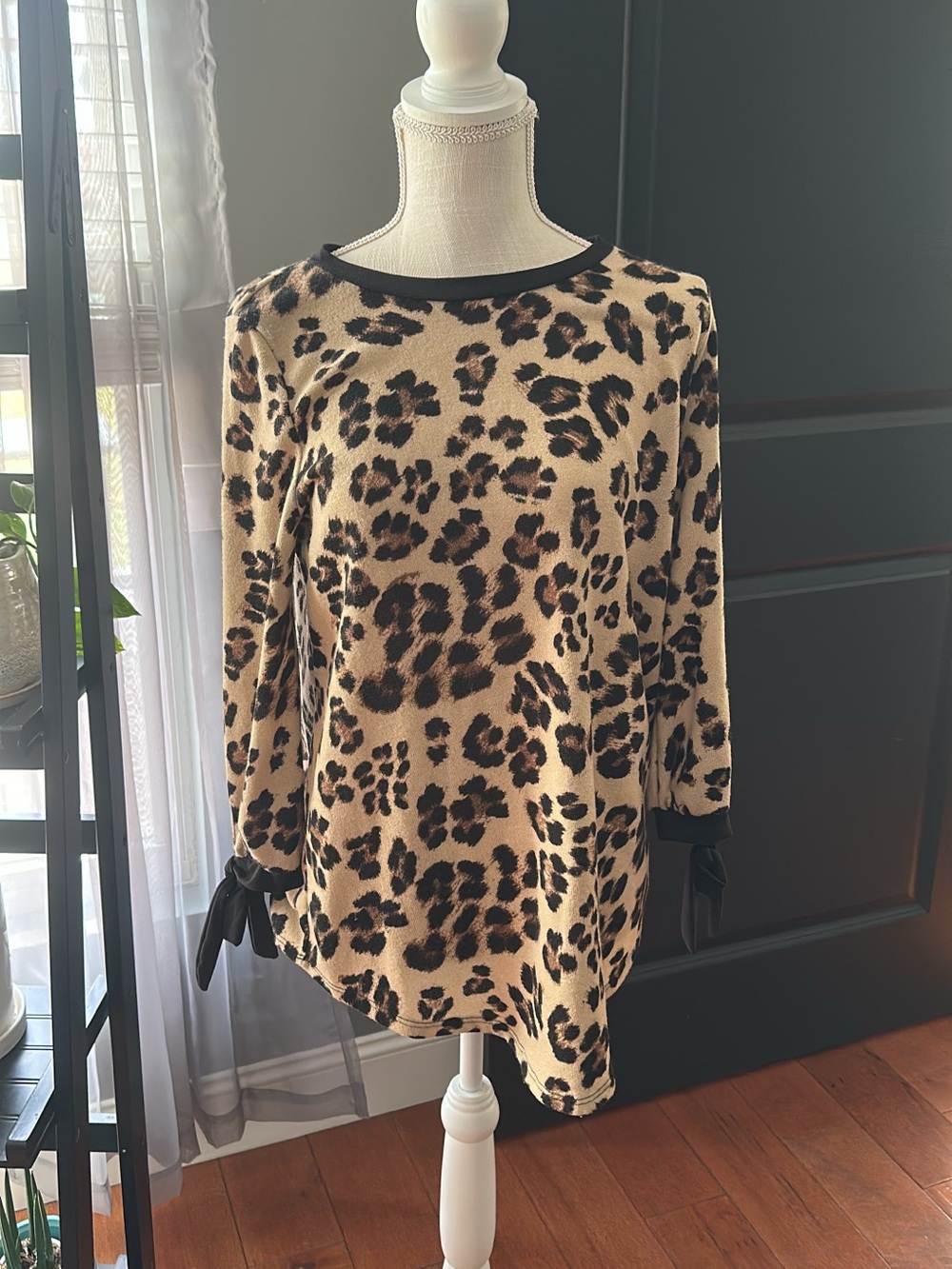 Leopard Print Long Sleeve Tunic Top - Beige/Black